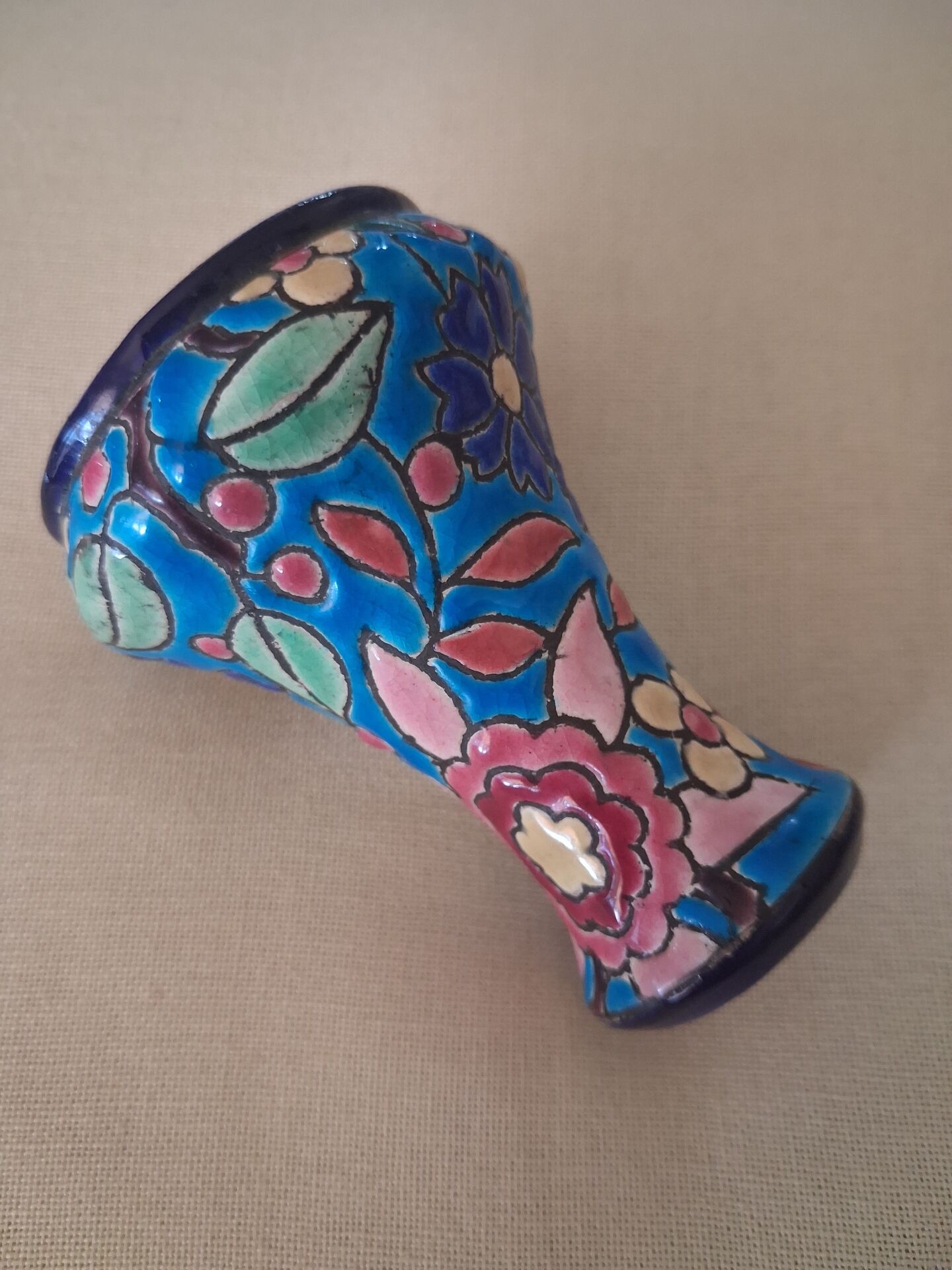 Vase miniature soliflore en Émaux de Longwy — Décor floral peint à la