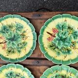 Set of dessert plates