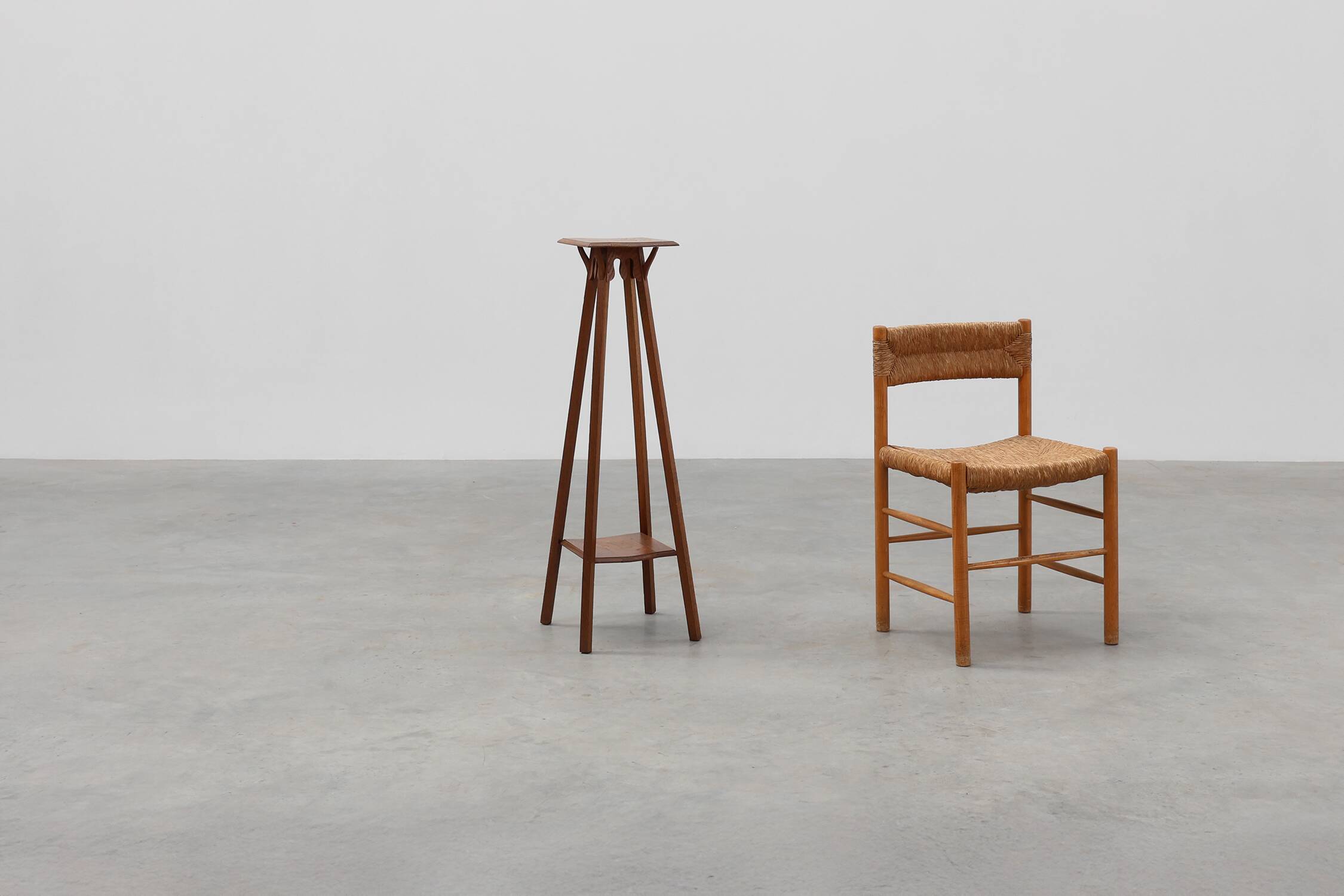 Art Deco tall oak wooden console or pedestal, France 1920s