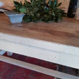 Farm table
