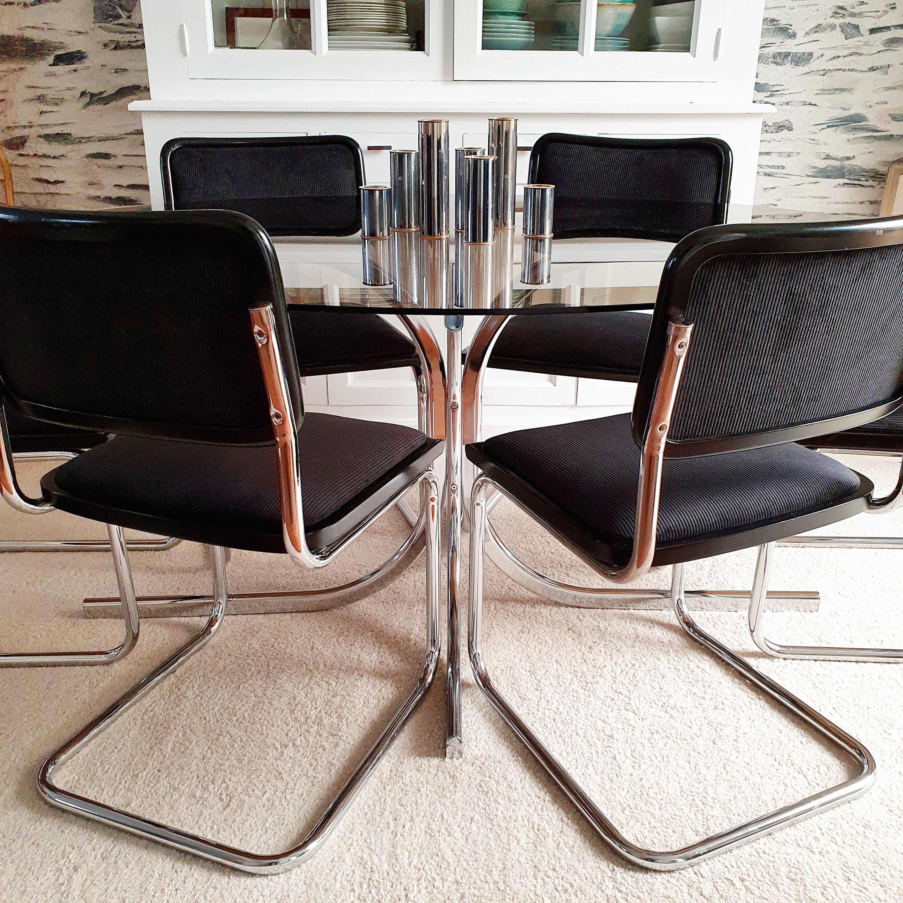 Série de 4 chaises B32 Marcel Breuer en velours côtelé noir