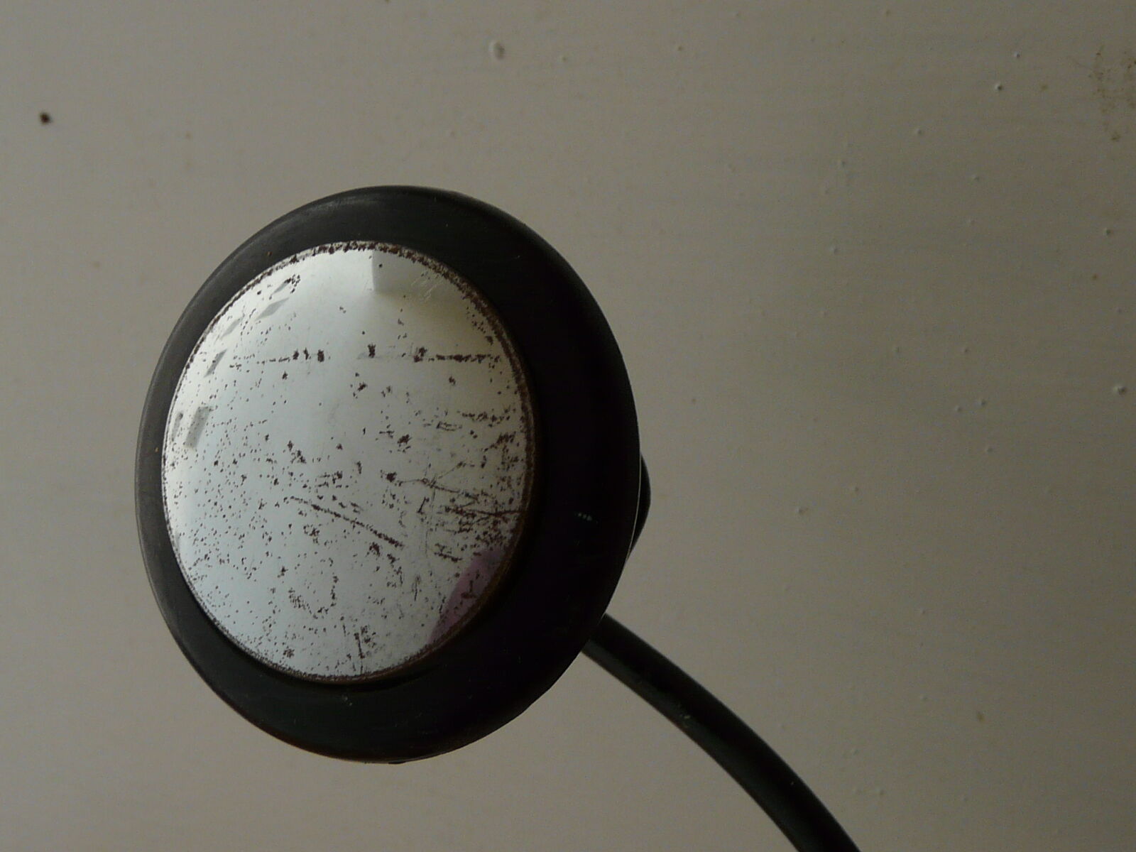 Metal coat holder with two pads