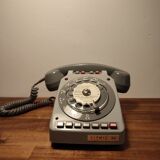 Dial telephone