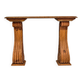 Console ancienne en bois sculpté à volutes