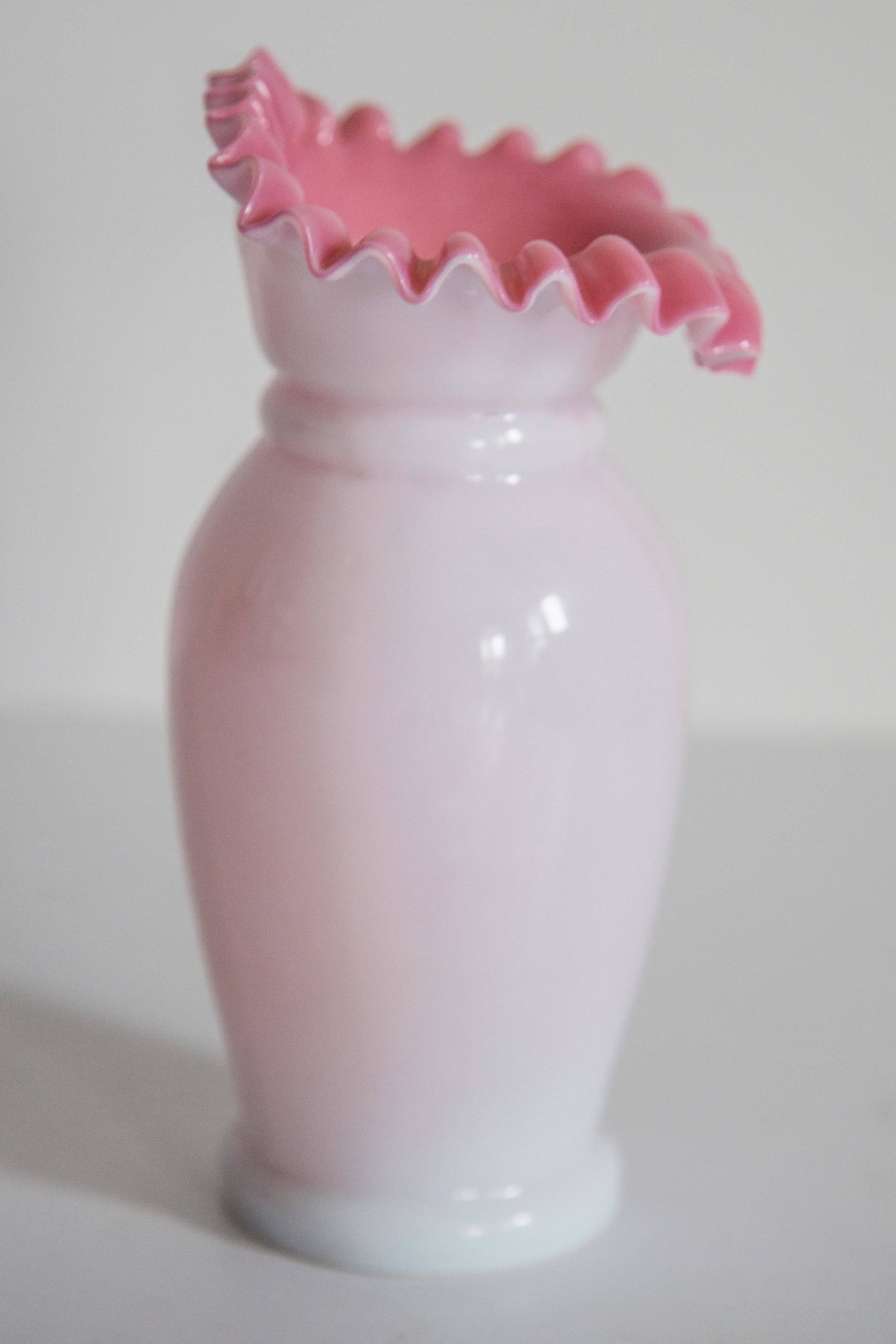 Vintage artistic pink glass vase, Tarnowiec, Sulczan, Europe, 1970s