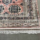 Handmade Pakistani wool rug