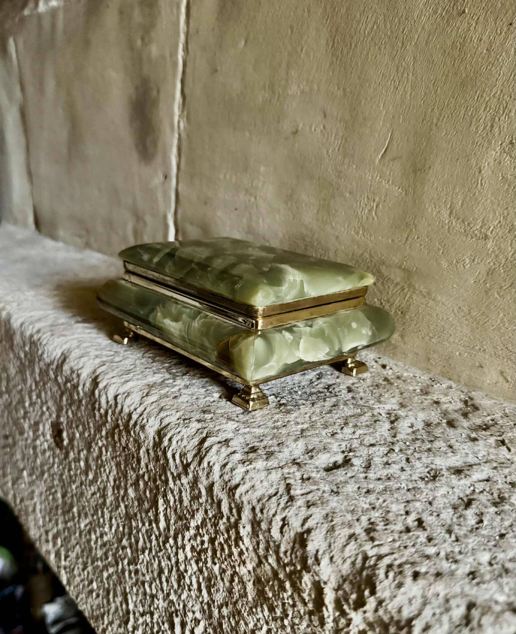 Onyx catchall box from the 1960s, vintage Italy.