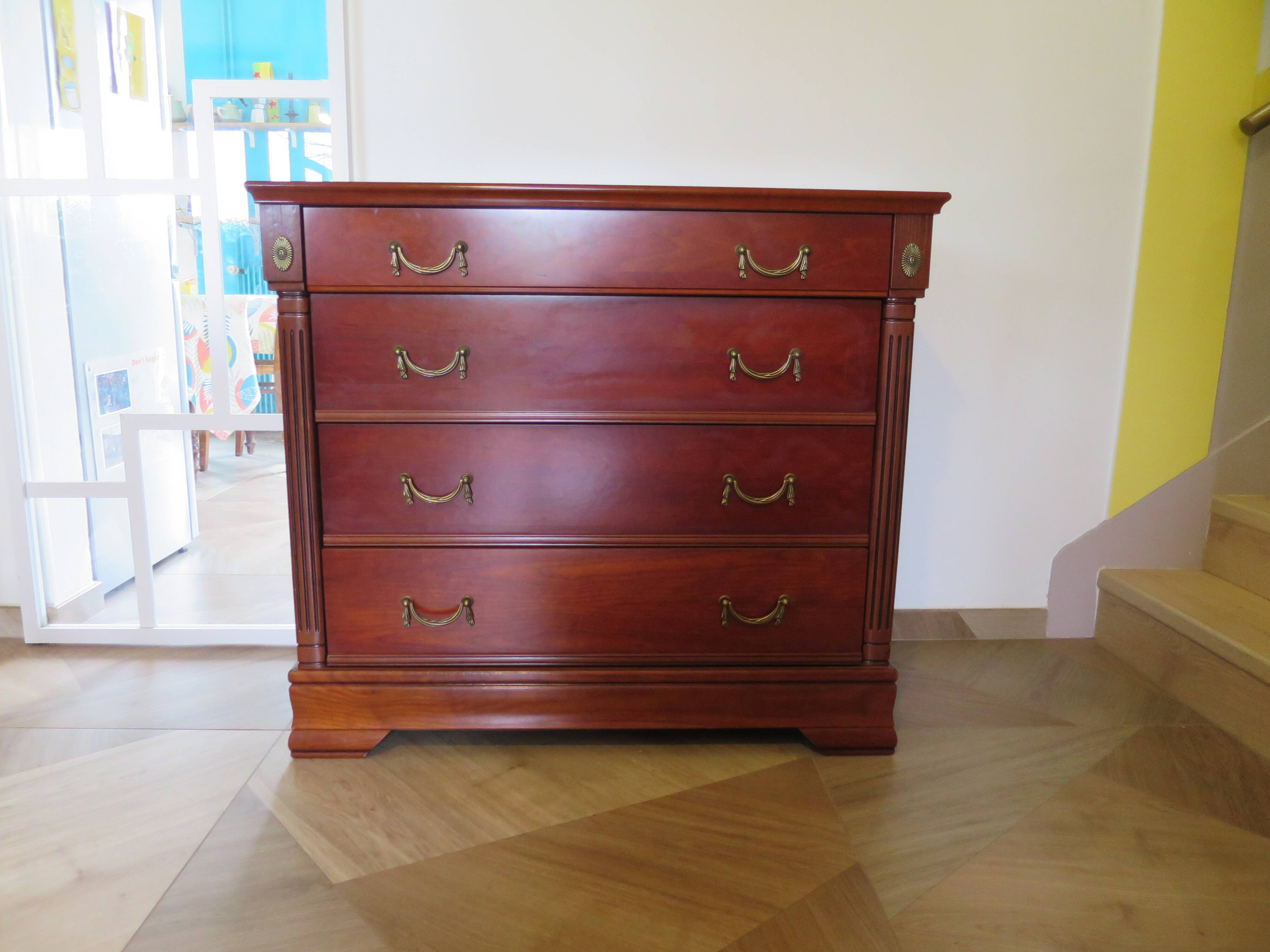 Commode 4 tiroirs – Teinte merisier – Imitation Style Empire – Années 80