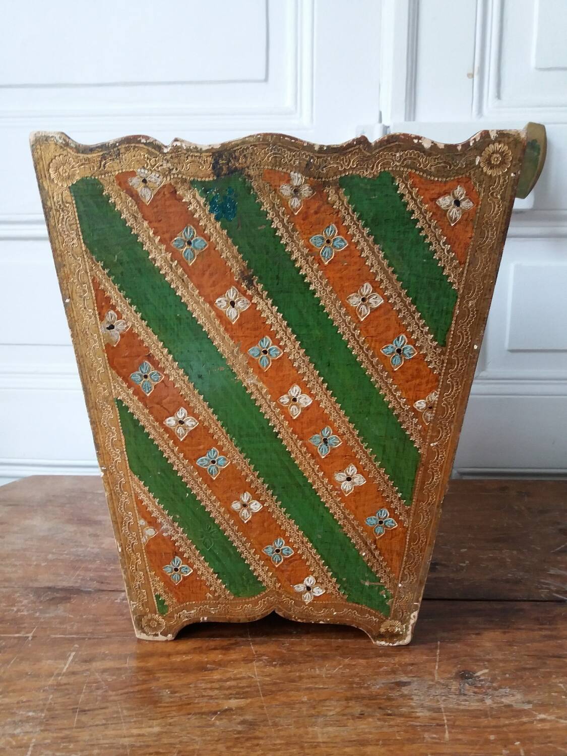 Old painted and gilded wooden waste paper basket in Florentine style
