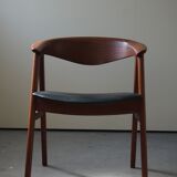 Armchair in teak by Erik Kirkegaard for Høng stolefabrik, model 52 "Compass Chair", mad