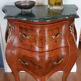 Commode sauteuse marquetee de style Louis XV