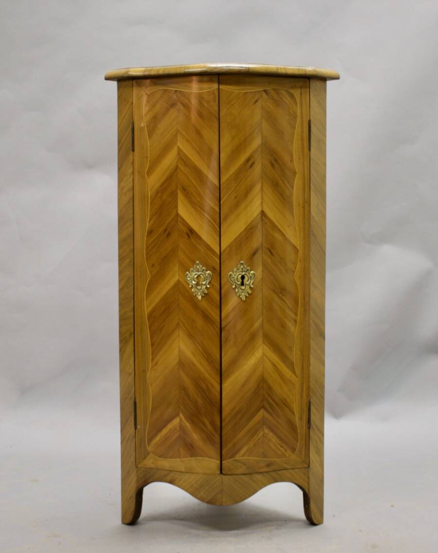 Small 18th century marquetry corner cabinet