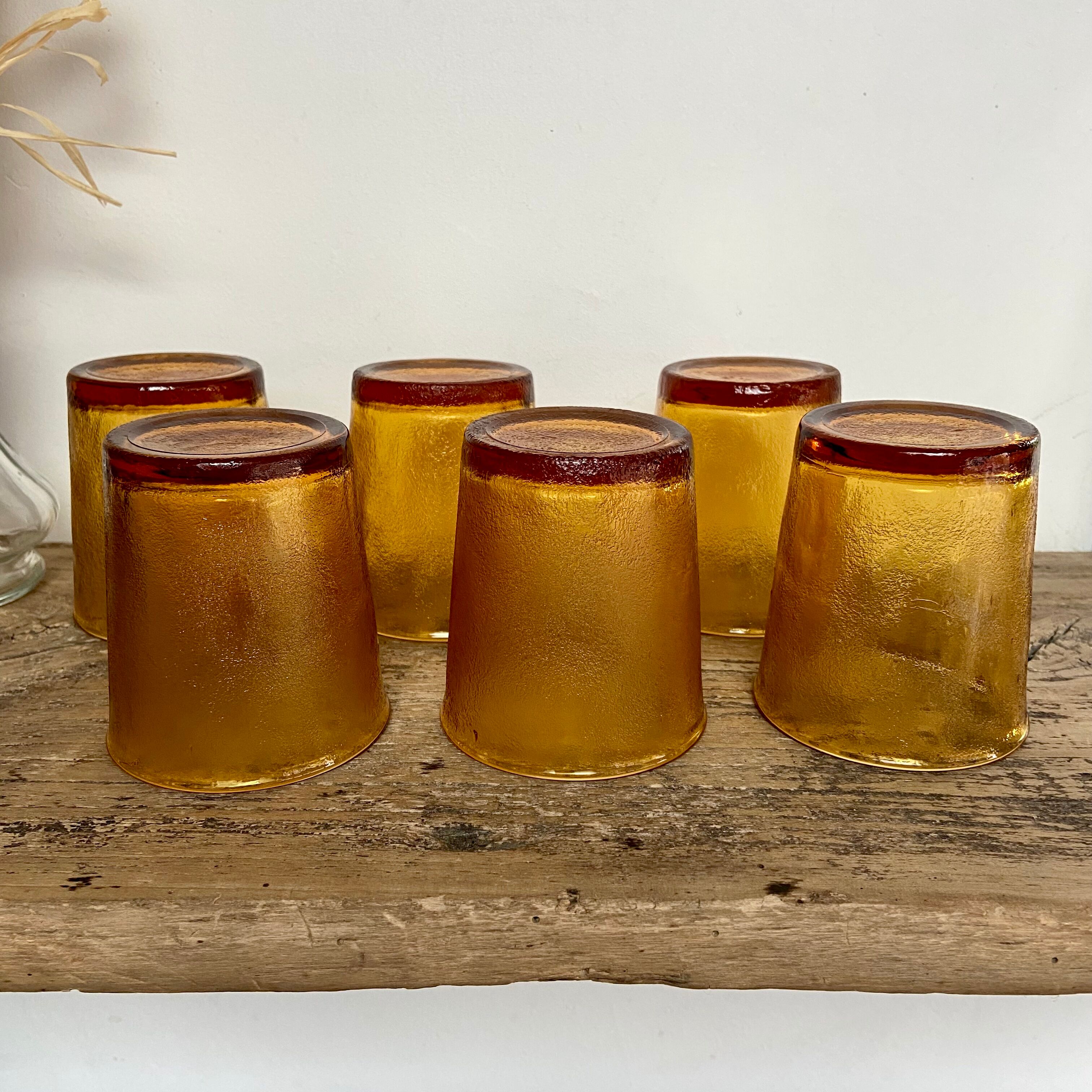 6 vintage Arcoroc Sierra textured amber glasses