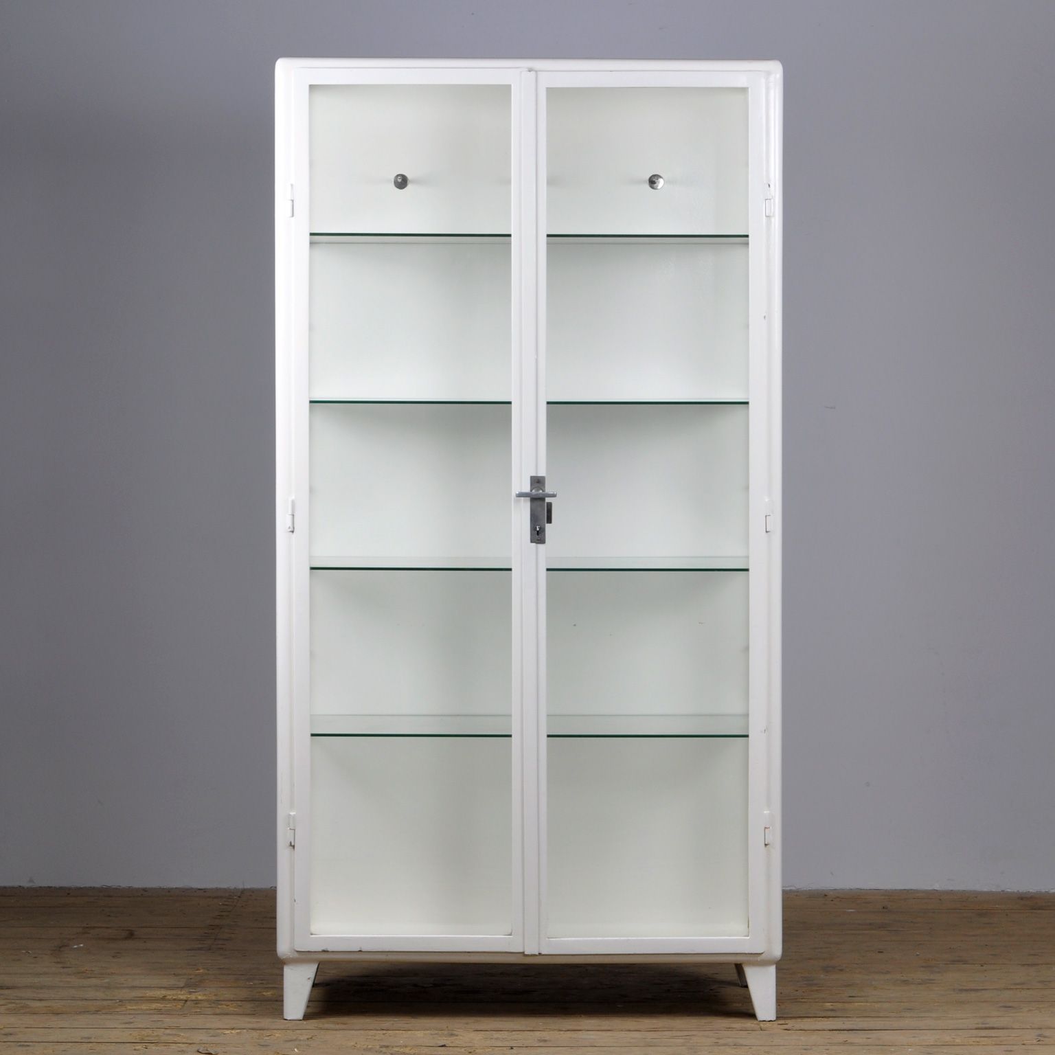 Cabinet médical années 1960