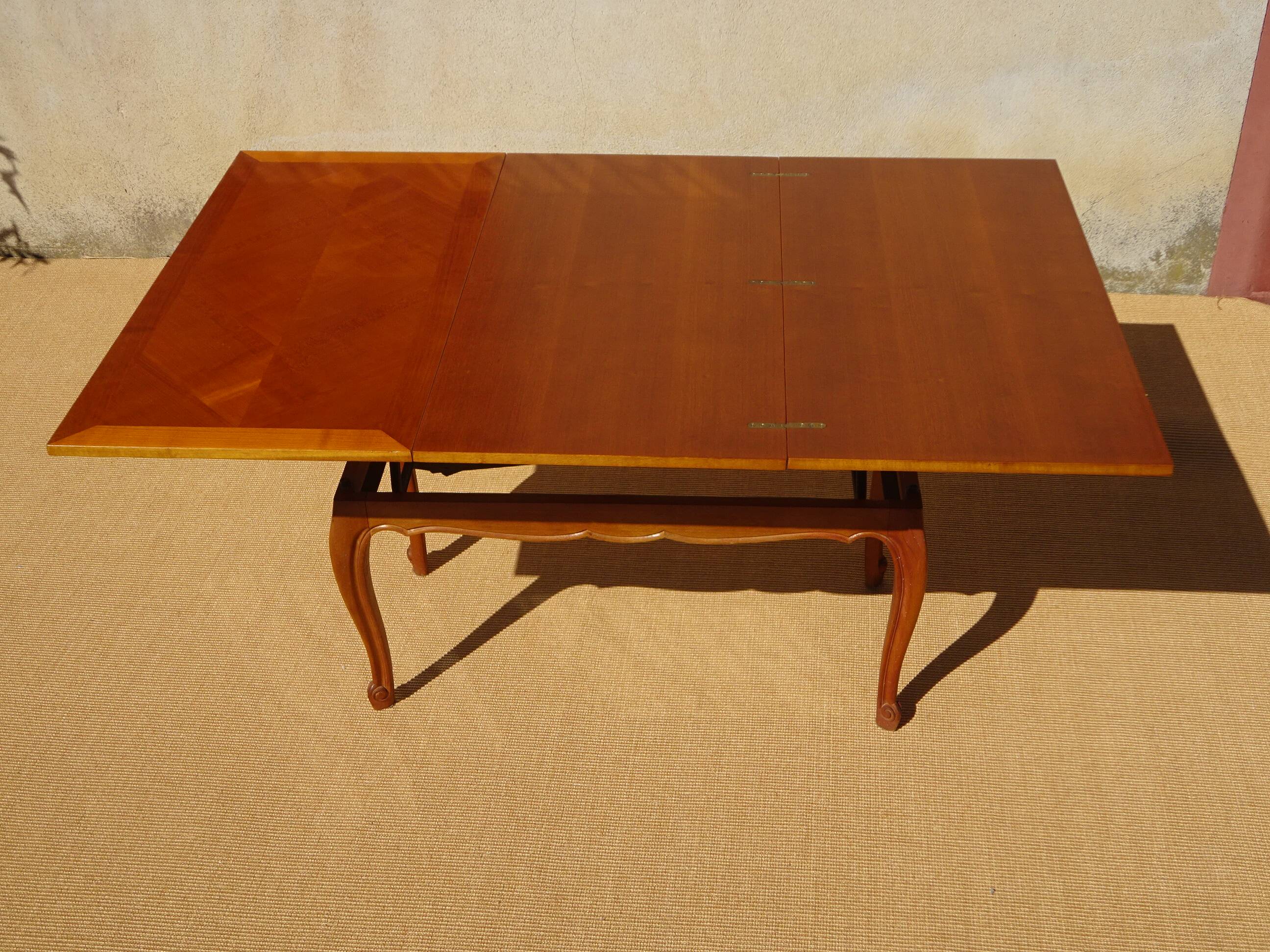 Coffee table, rises and opens, inspired by Albert Ducrot.