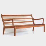 1960s Three seater Danish design sofa with wooden frame made of cherry