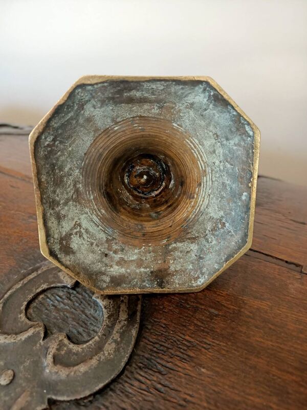 Bougeoir ancien en bronze