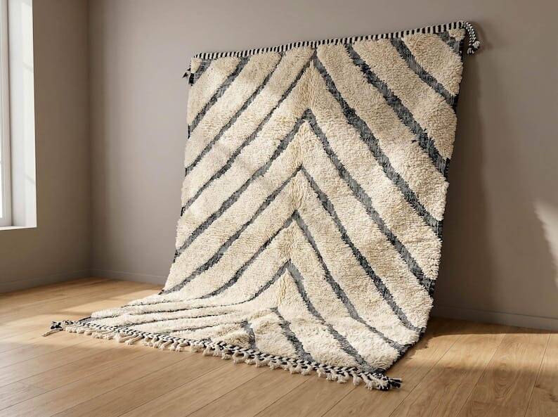 Handmade pure wool rug, size 1.5/2.5 m.