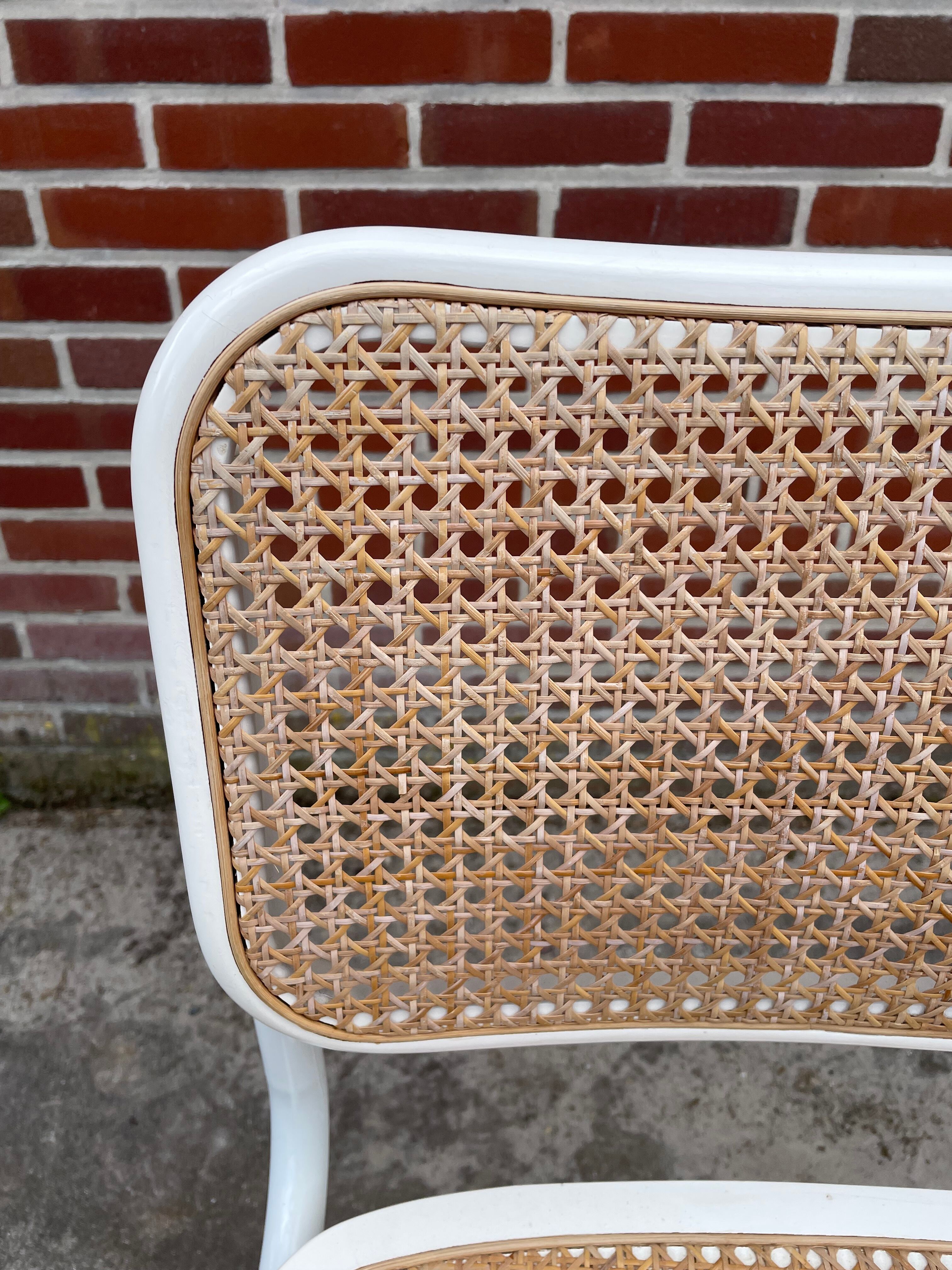 Set of 4 Cesca b32 model chairs in white