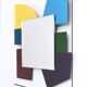 Miroir coloré de forme irrégulière dans le style d'Ettore Sottsass