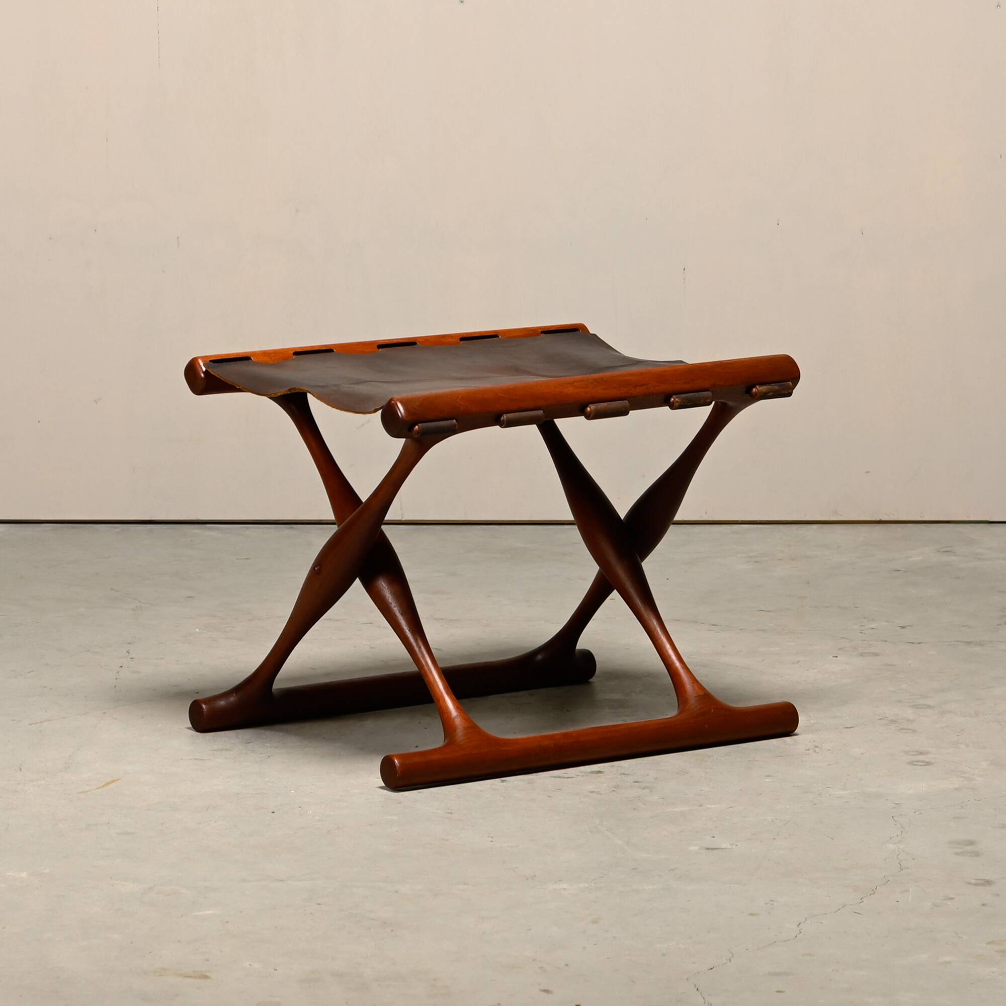 Poul Hundevad PH43 Guldhøj Stool in Teak and Brown Leather, Denmark, 1960s