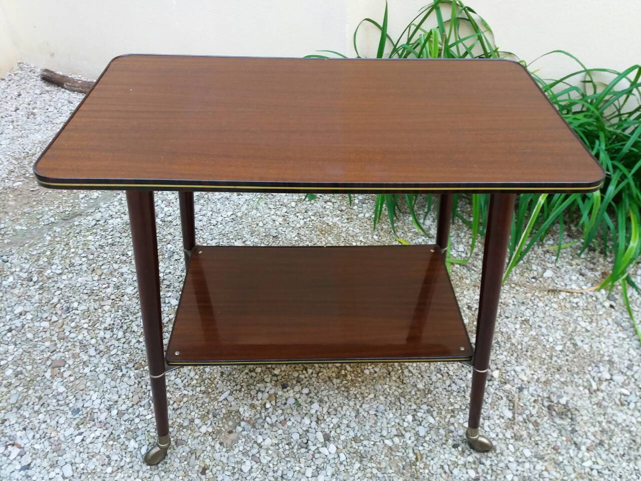 Serving rolling the 1950s vintage