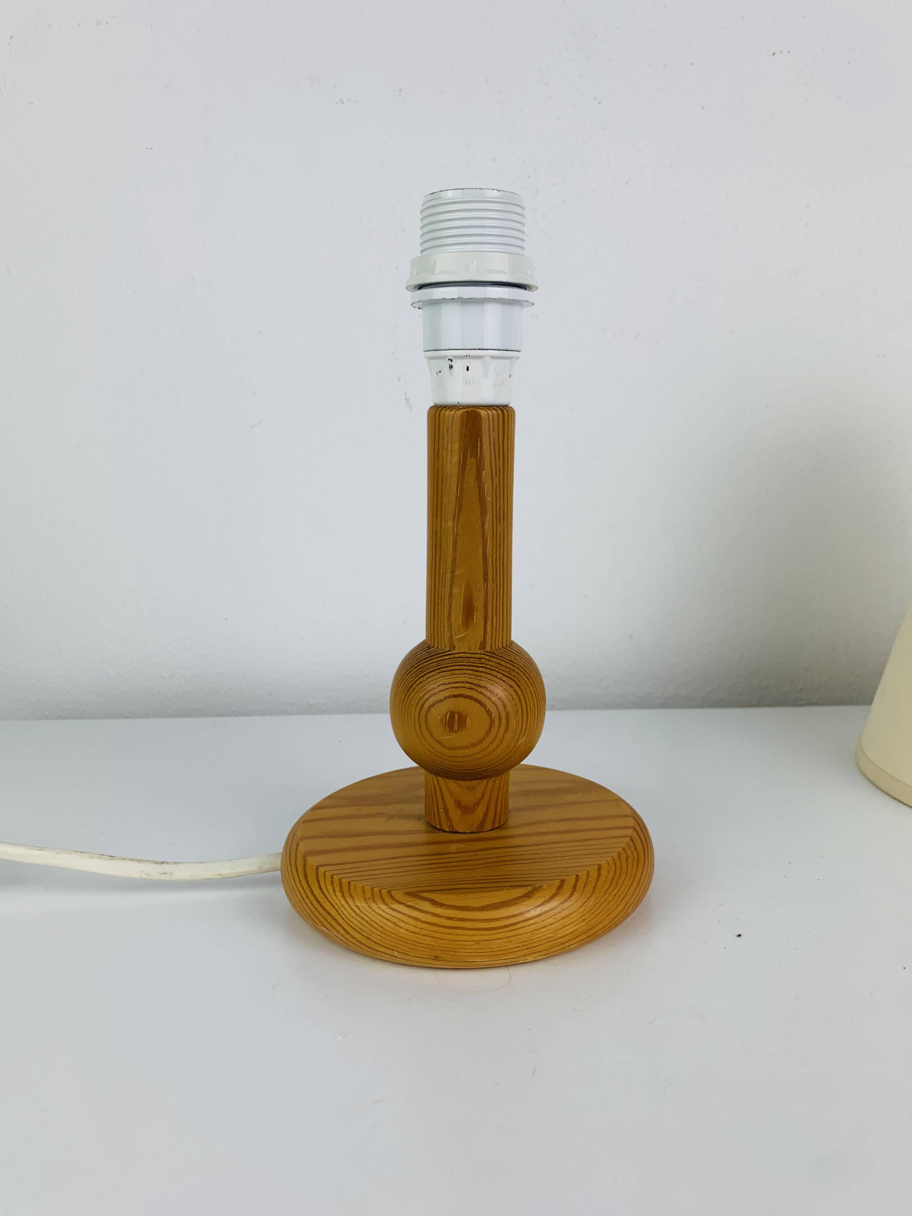 Lampe pin massif années 80, style chalet