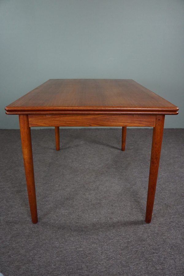 Set of 6 chairs and dining table Niels Otto Møller