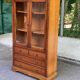 Vitrine Louis philippe en bois massif et placage années 80
