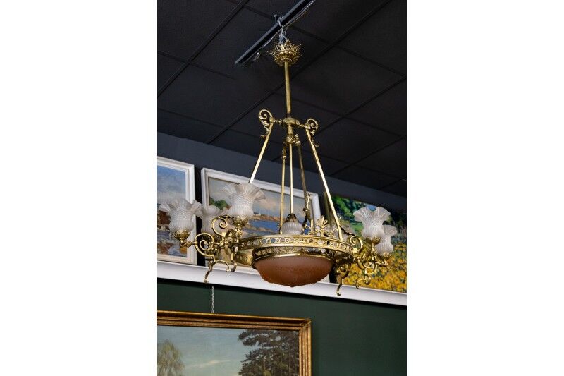 Grand lustre en laiton, Europe occidentale, milieu du XXe siècle.