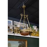 Grand lustre en laiton, Europe occidentale, milieu du XXe siècle.