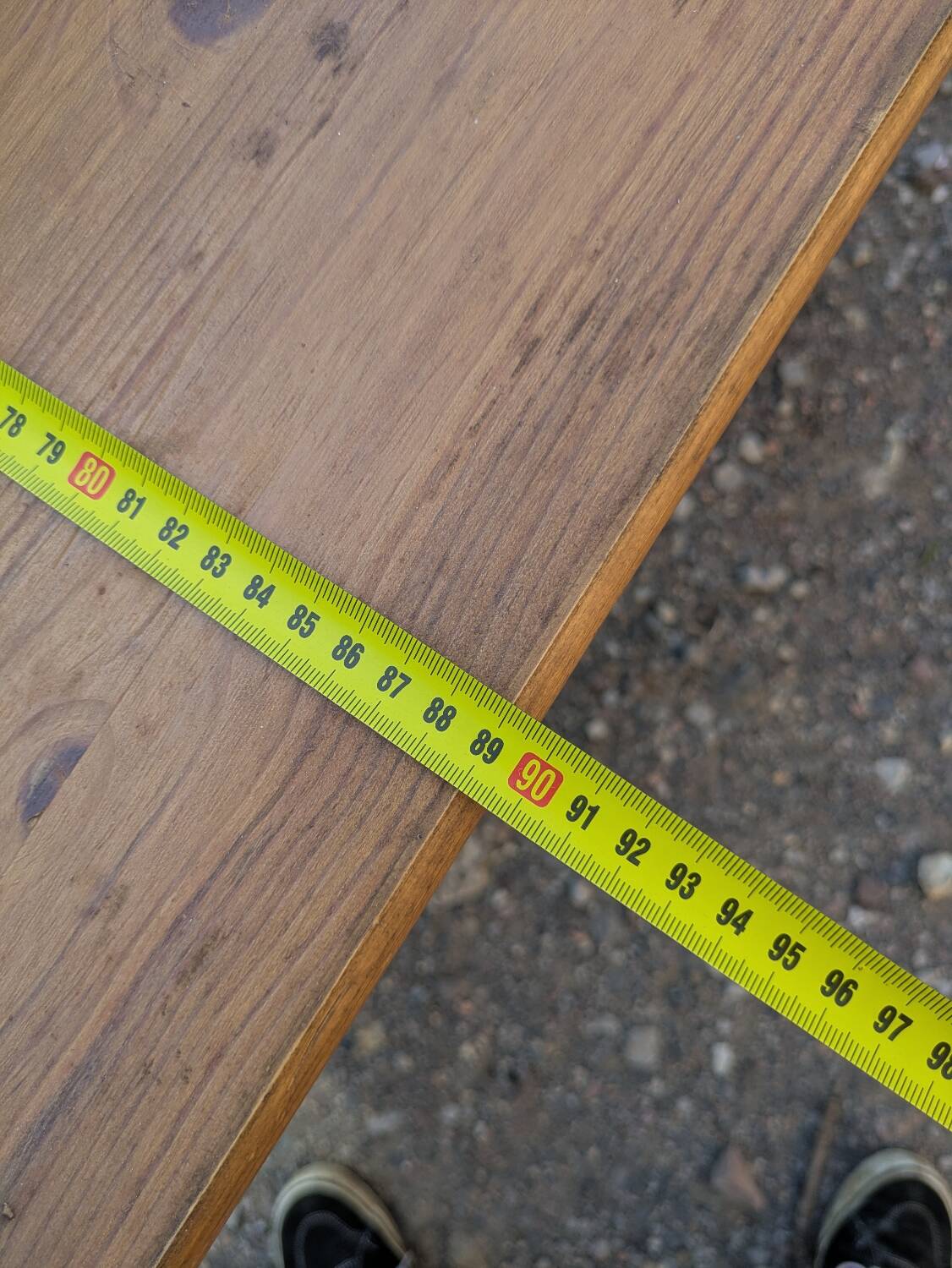 Table with turned legs