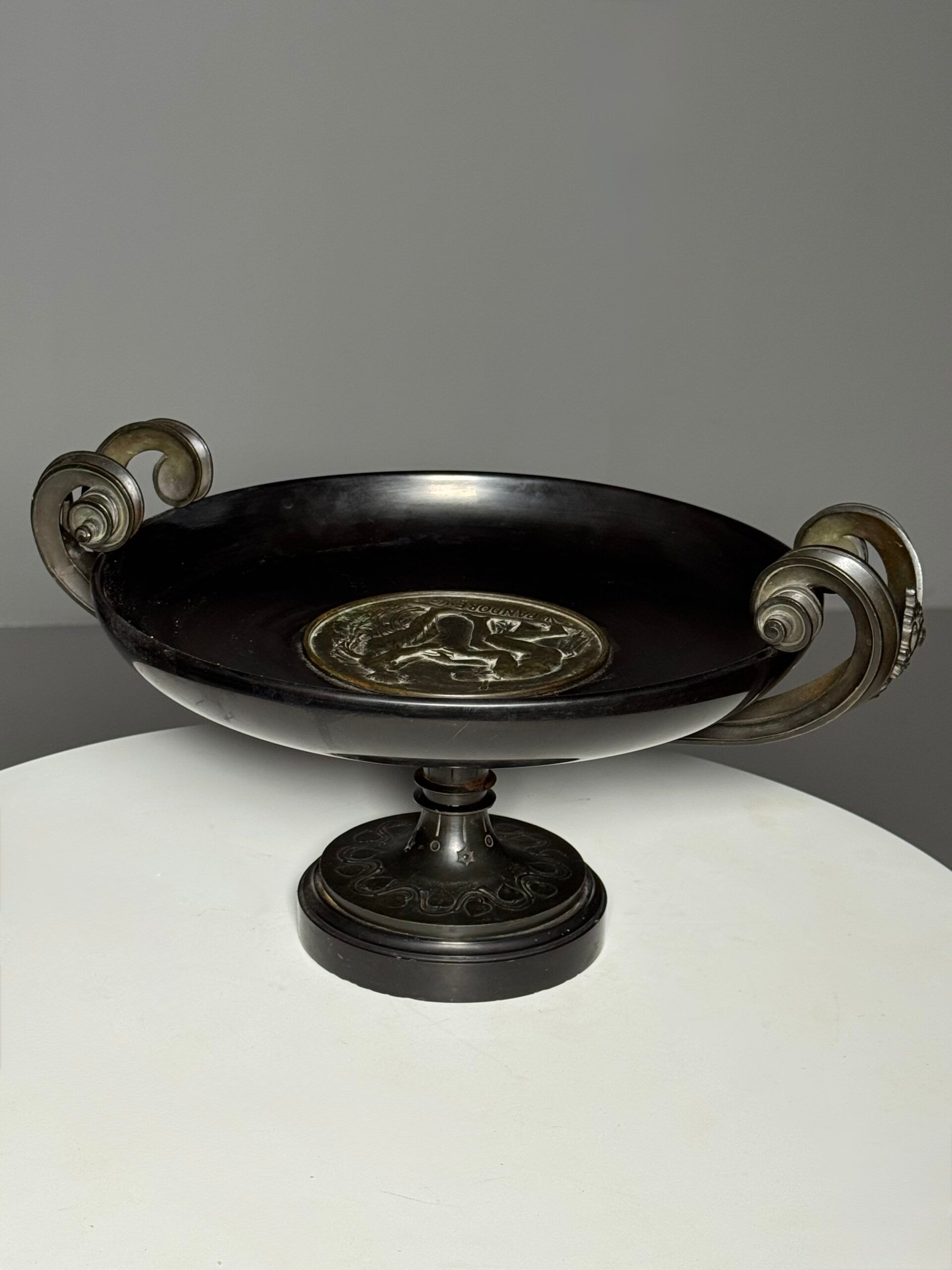 Tazza en bronze du 19ème siècle