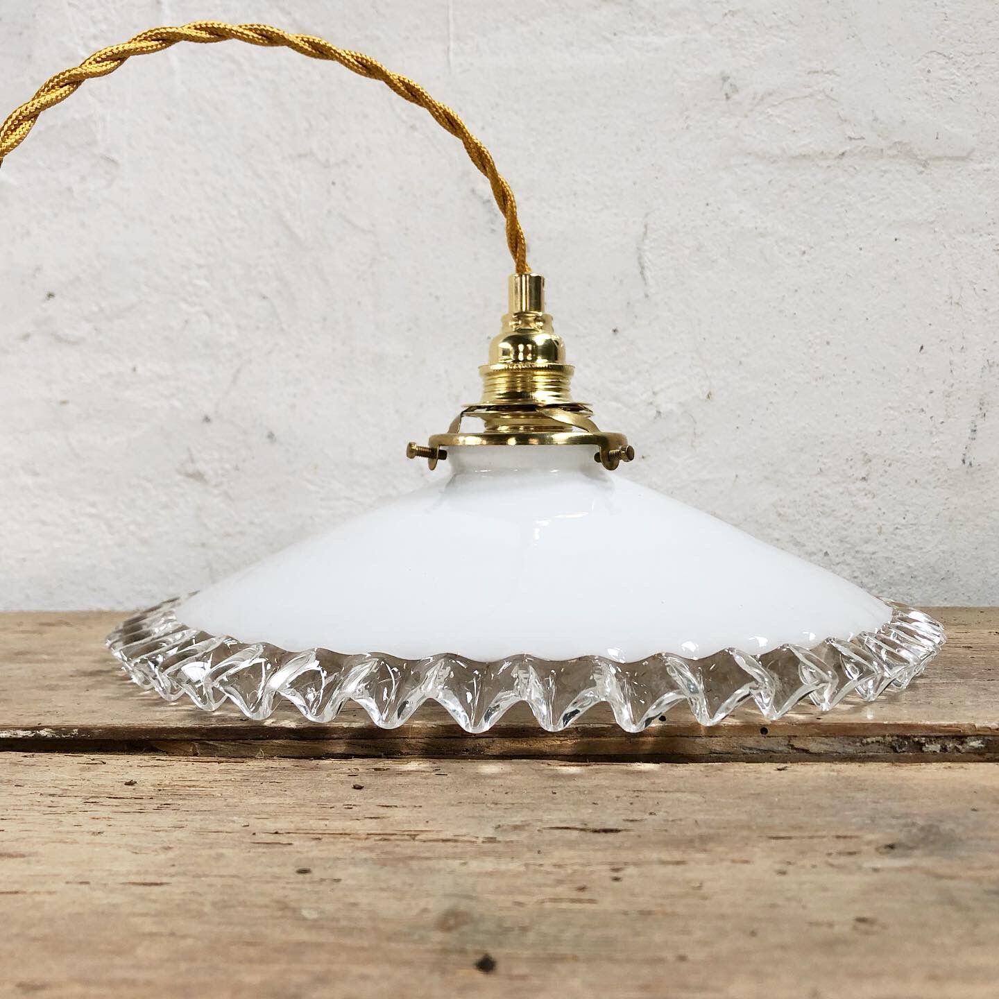 Suspension en opaline