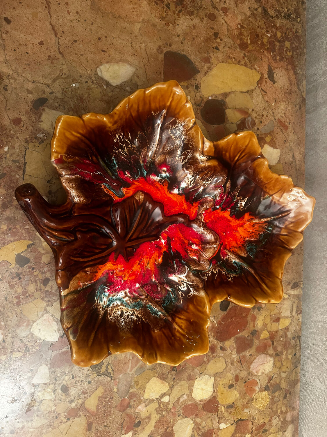 Vintage leaf-shaped earthenware centerpiece/trinket tray