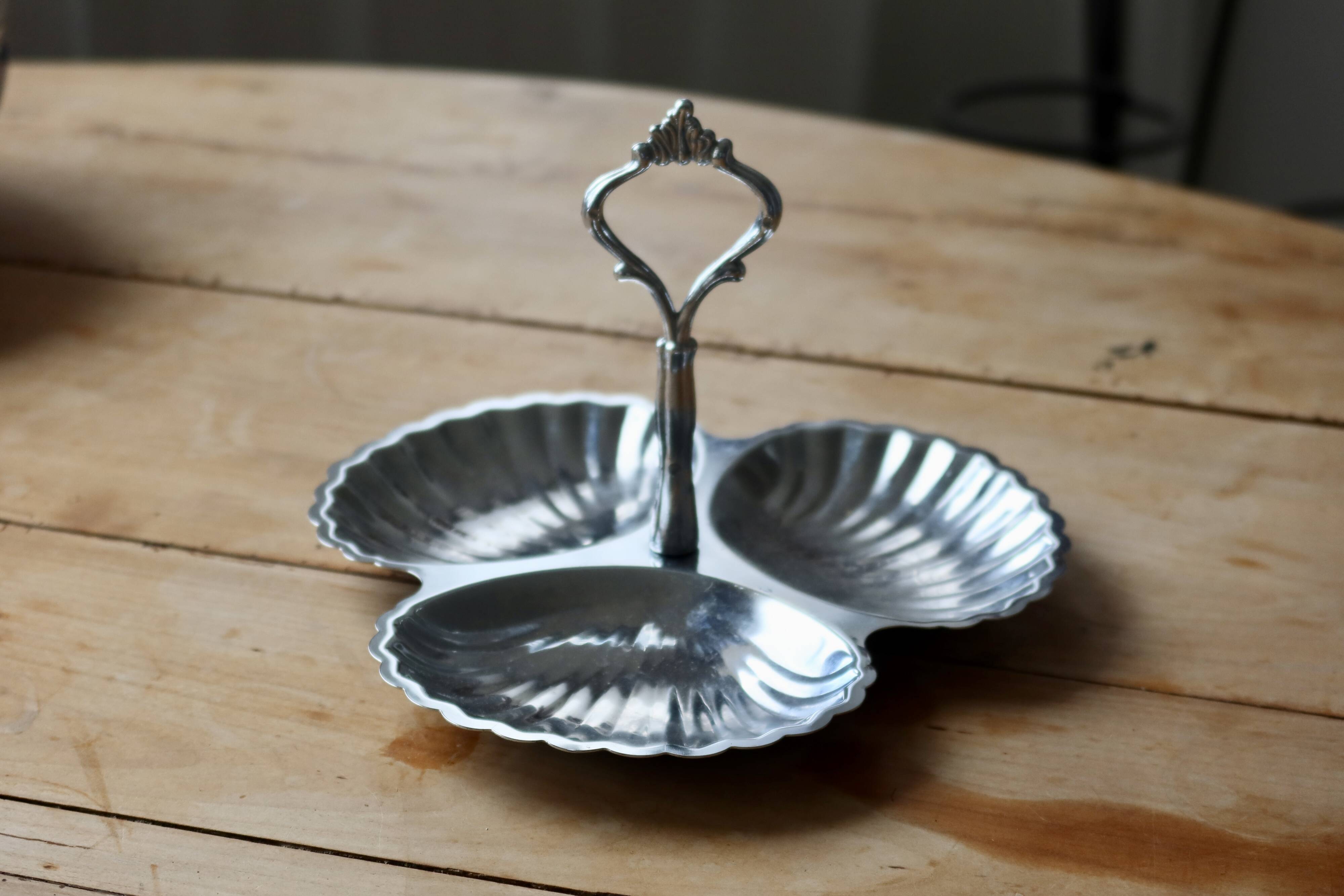 Serviteur vintage en métal argenté - Coquillage - 3 compartiments
