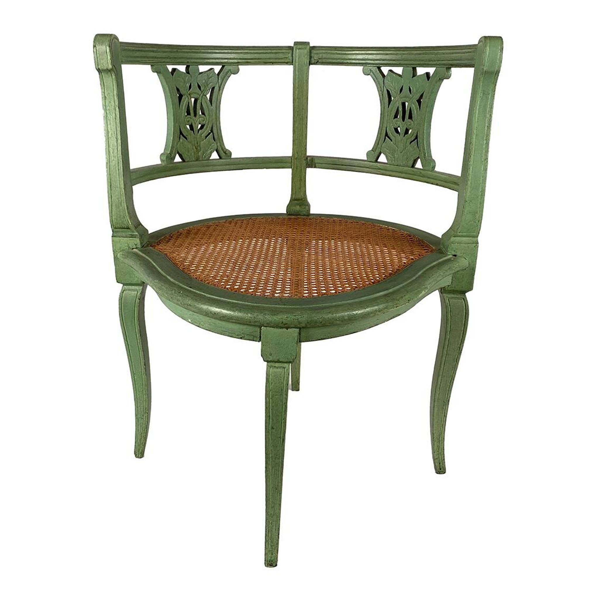 Chaise de coin en bois laqué vert et assise cannée, XXe
