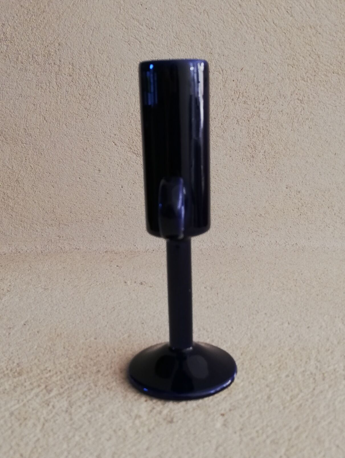 Hand candle holder
