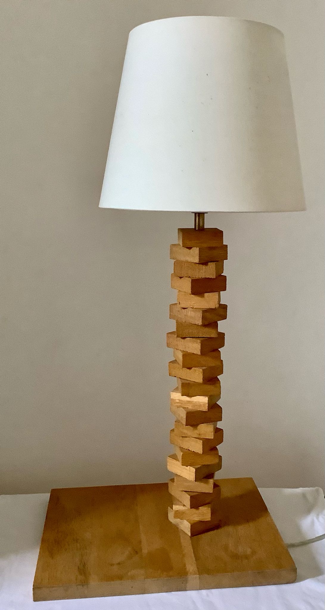 Pied de lampe en bois