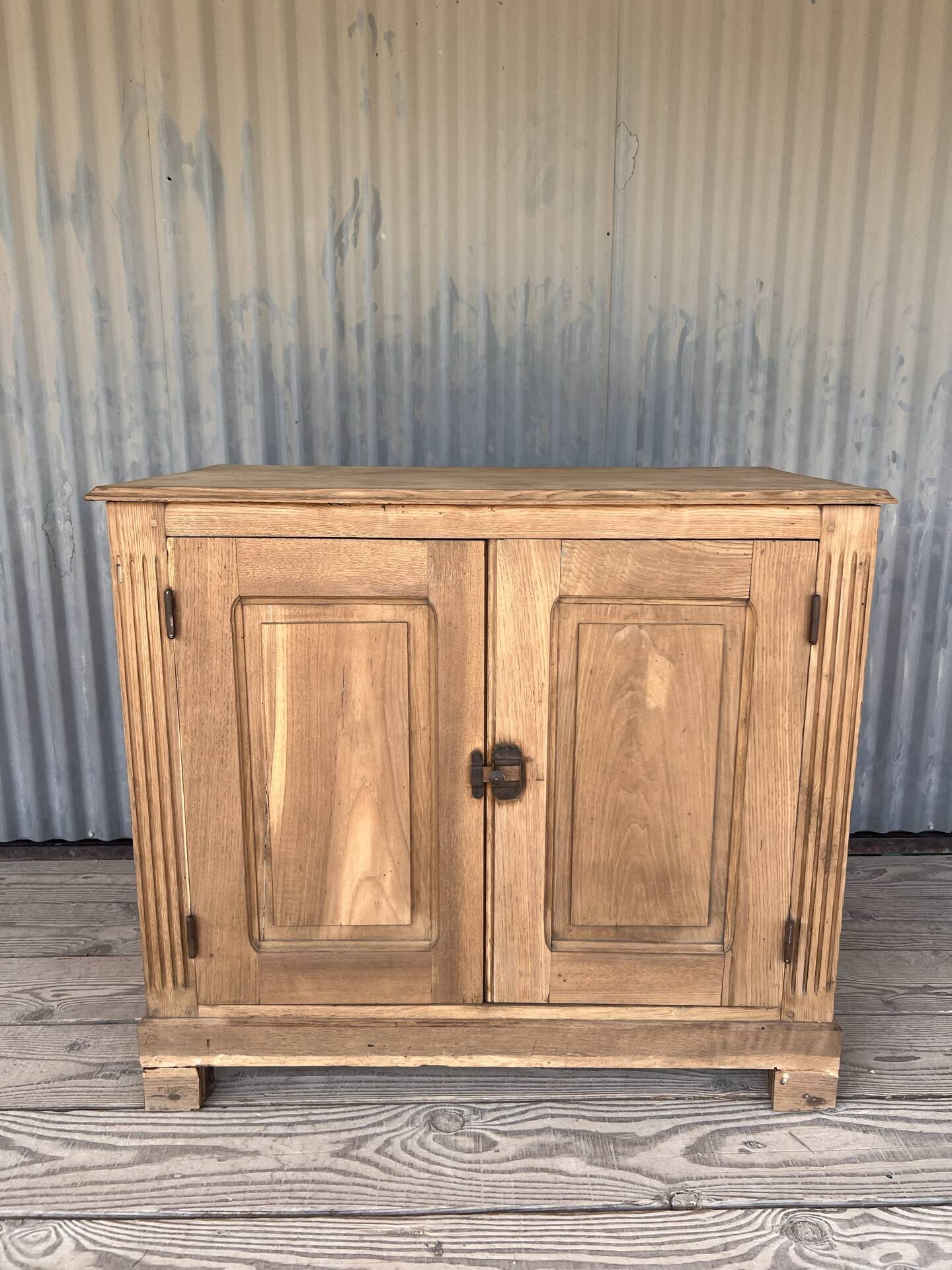 Solid wood sideboard