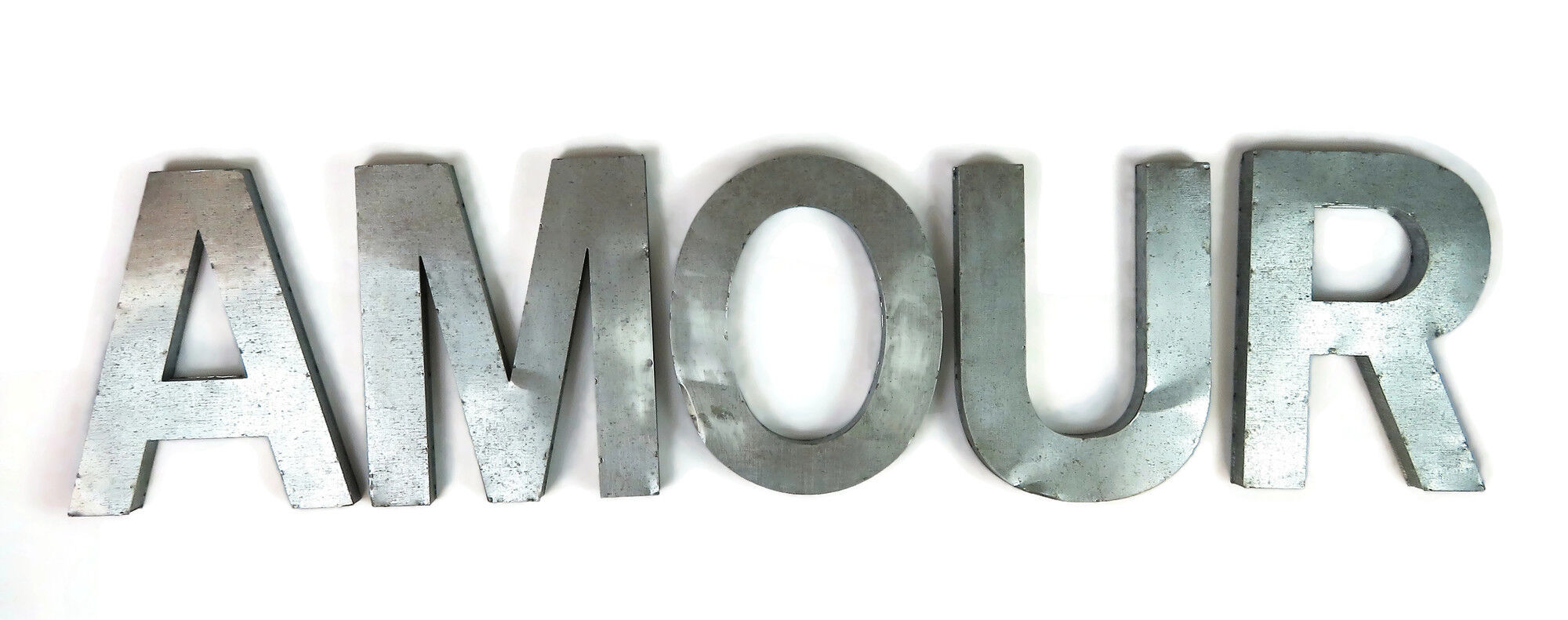 Lettres en zinc galvanisé vintage 20 cm : AMOUR A poser ou fixer au mur