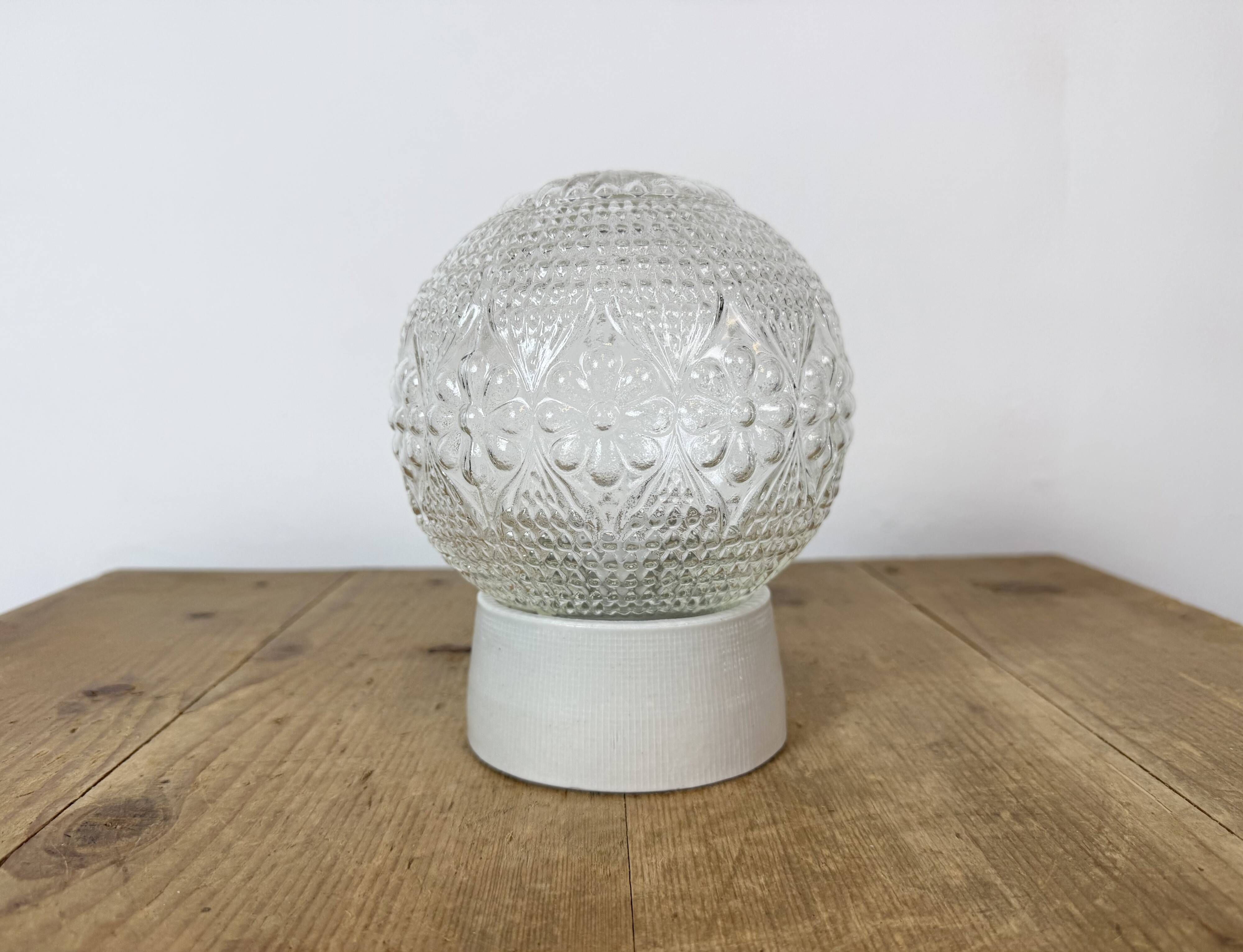 Lustre en porcelaine blanche vintage, années 1970