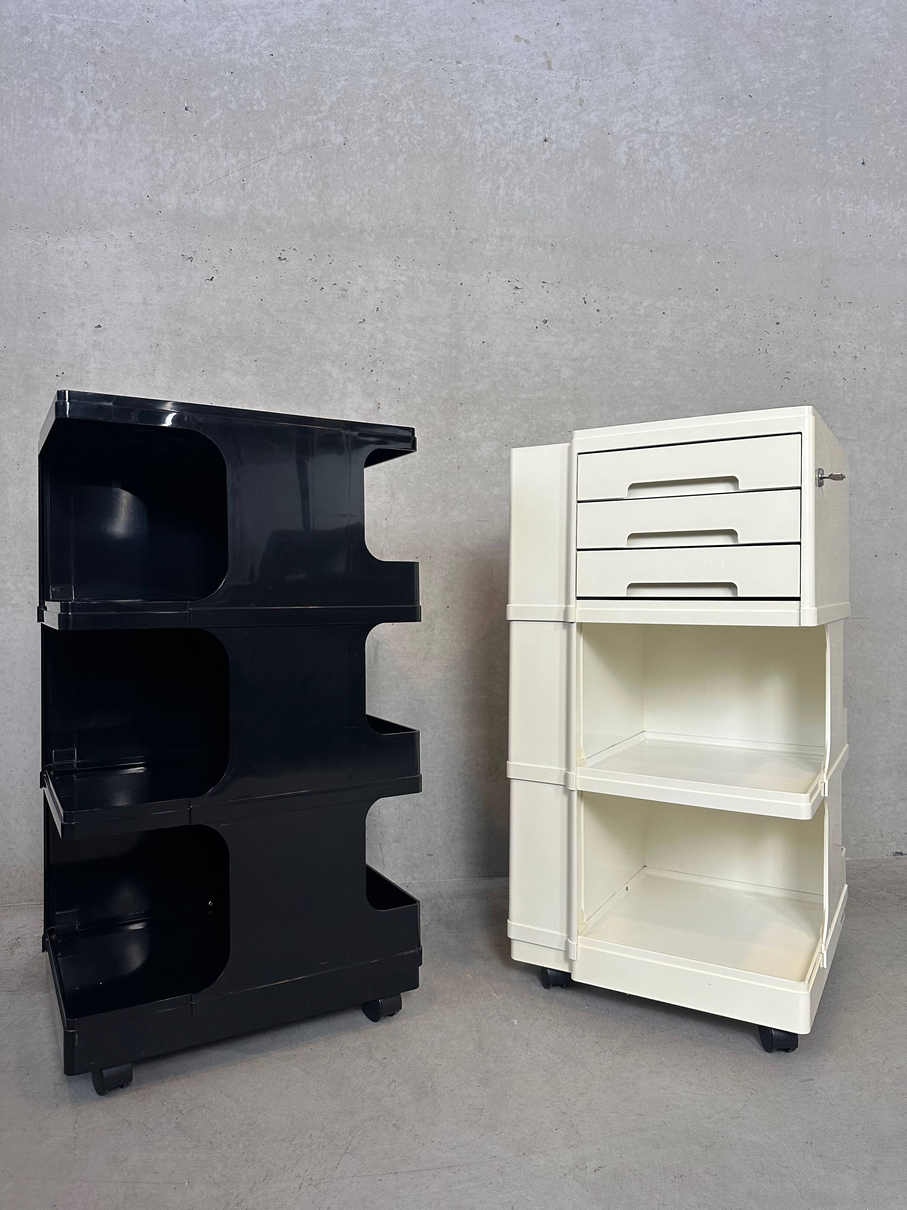 2x 1970s Stile Neolt trolley – Giovanni Pelis