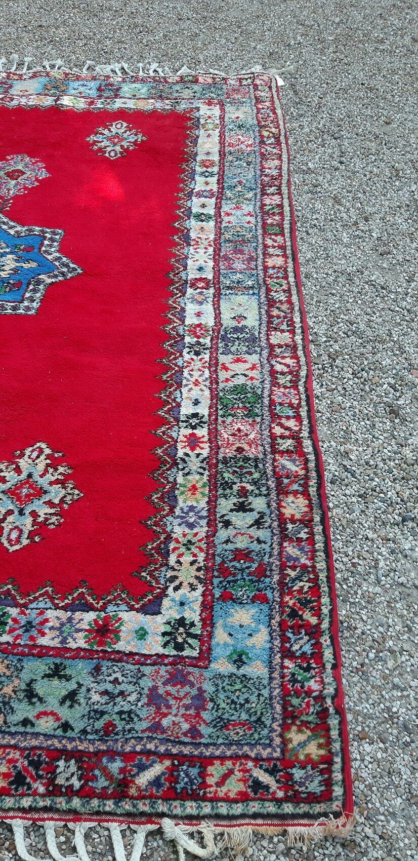 Large Moroccan carpet 306×198 cm