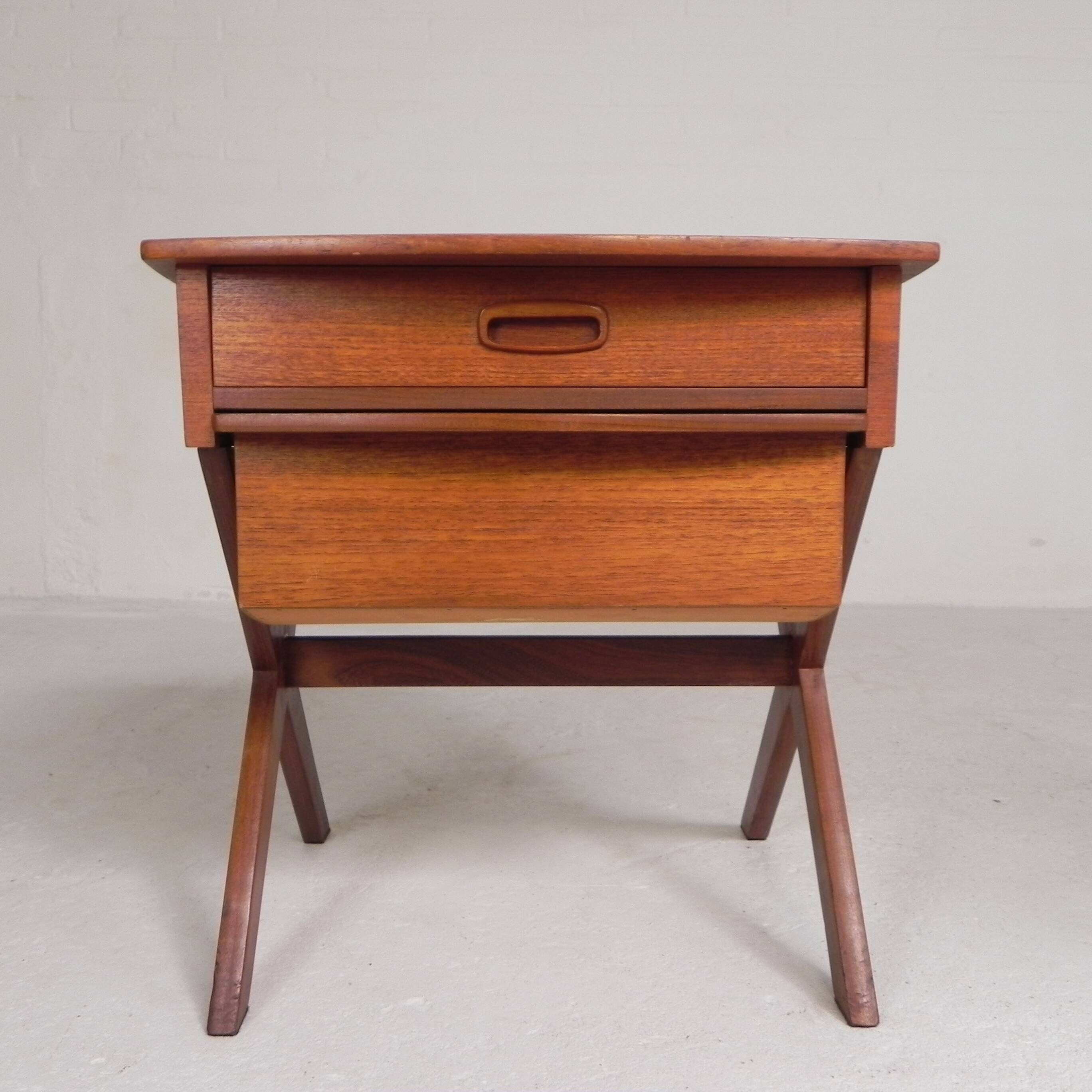Small chest of drawers, sewing table with 2 drawers O.M.F. 1960s