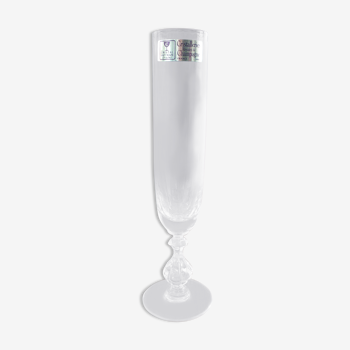 Crystal flute vase of the Cristalleries Royales de Champagne 1666