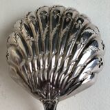 Saupoudreuse en argent