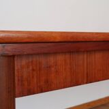 Scandinavian stretch teak table