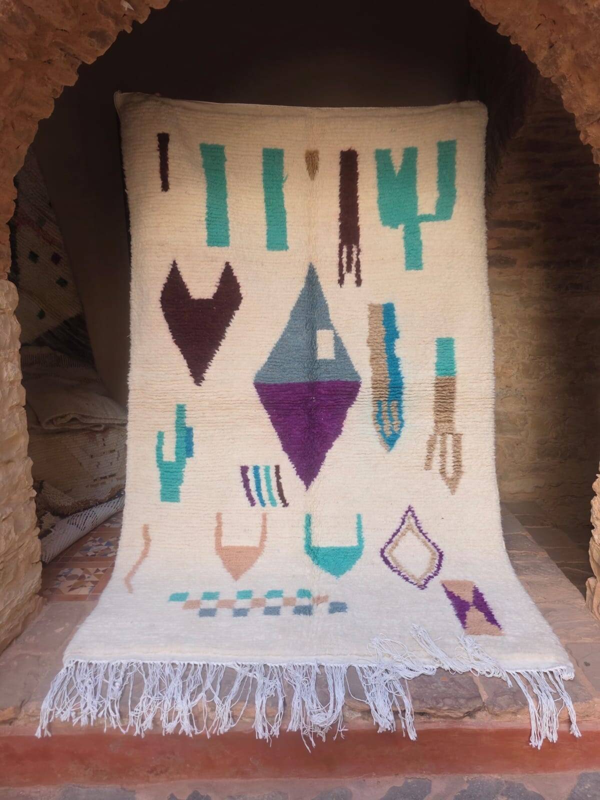 Tapis Azilal Blanc et Couleur 242 x 154 cm