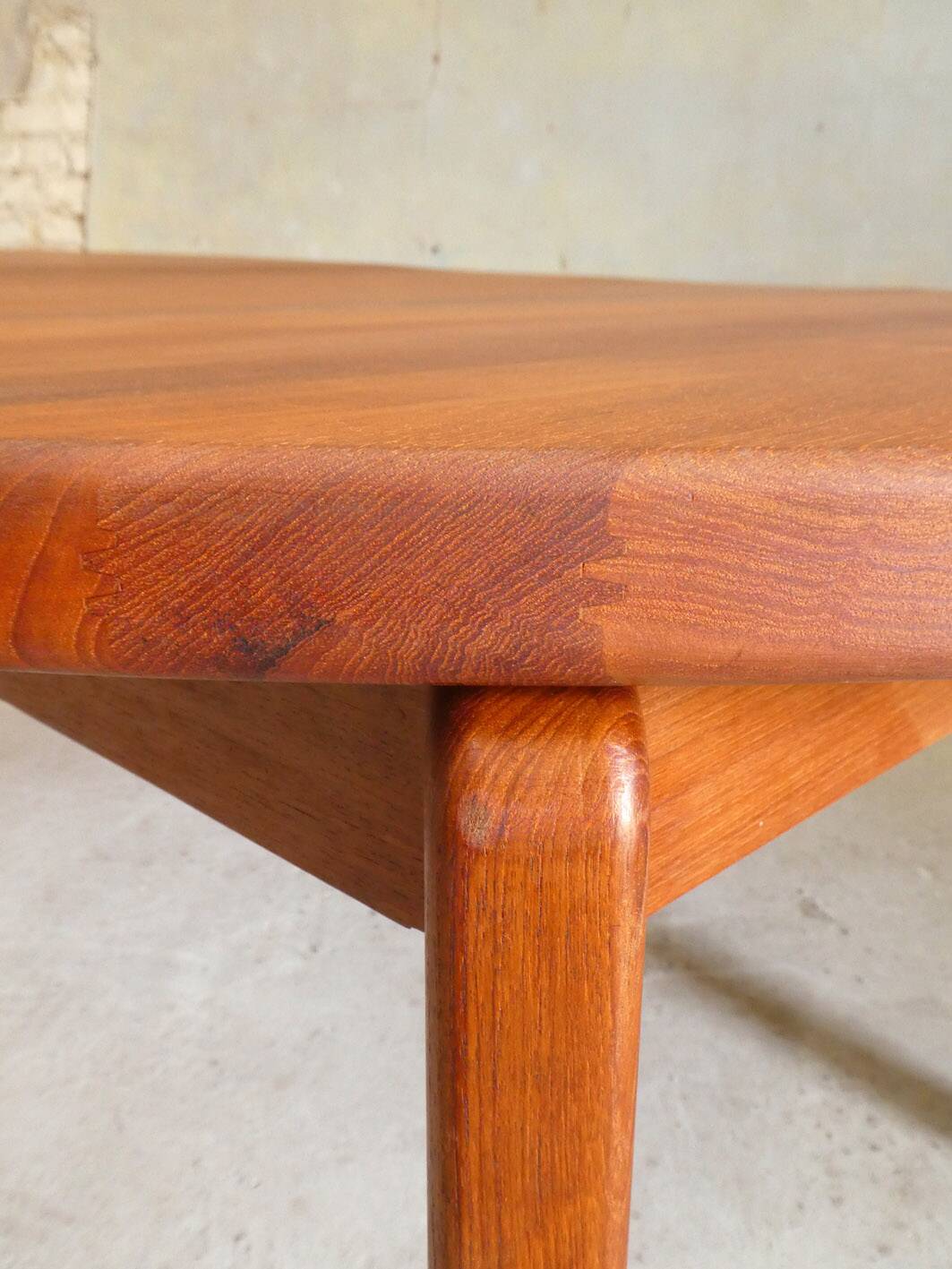 Table à manger danoise en teck massif, 1960